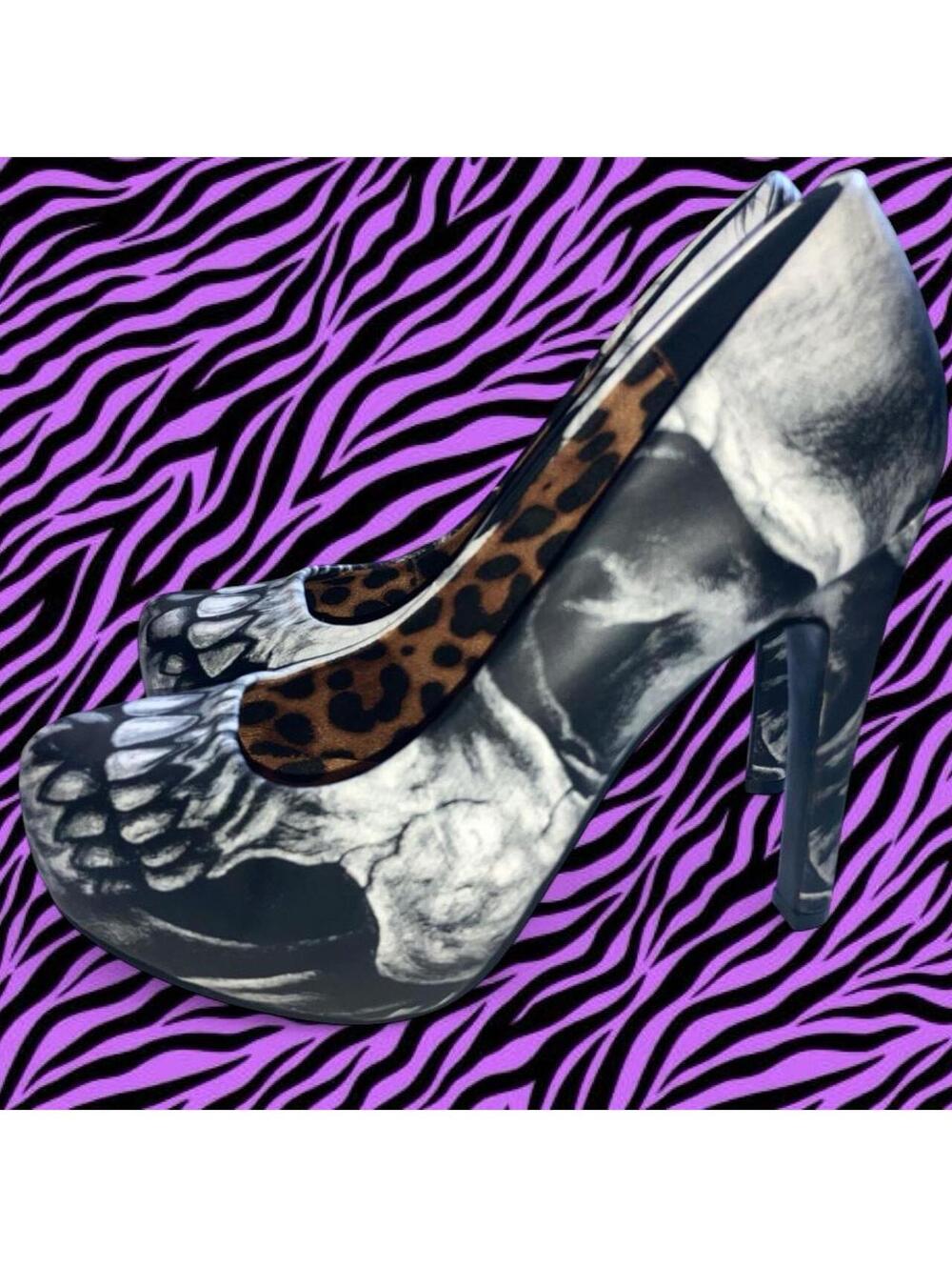NWOB Iron Fist 'Loose Tooth' pumps!